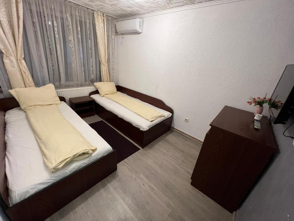Vila Delia Hotel Oradea Exterior photo